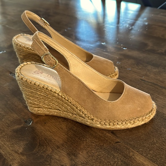 Sandals Macarena - Picture 1 of 3